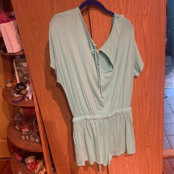 New York‎ and Company romper - Picture 2 of 3